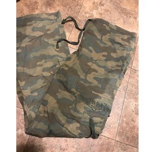 Women’s camouflage pants